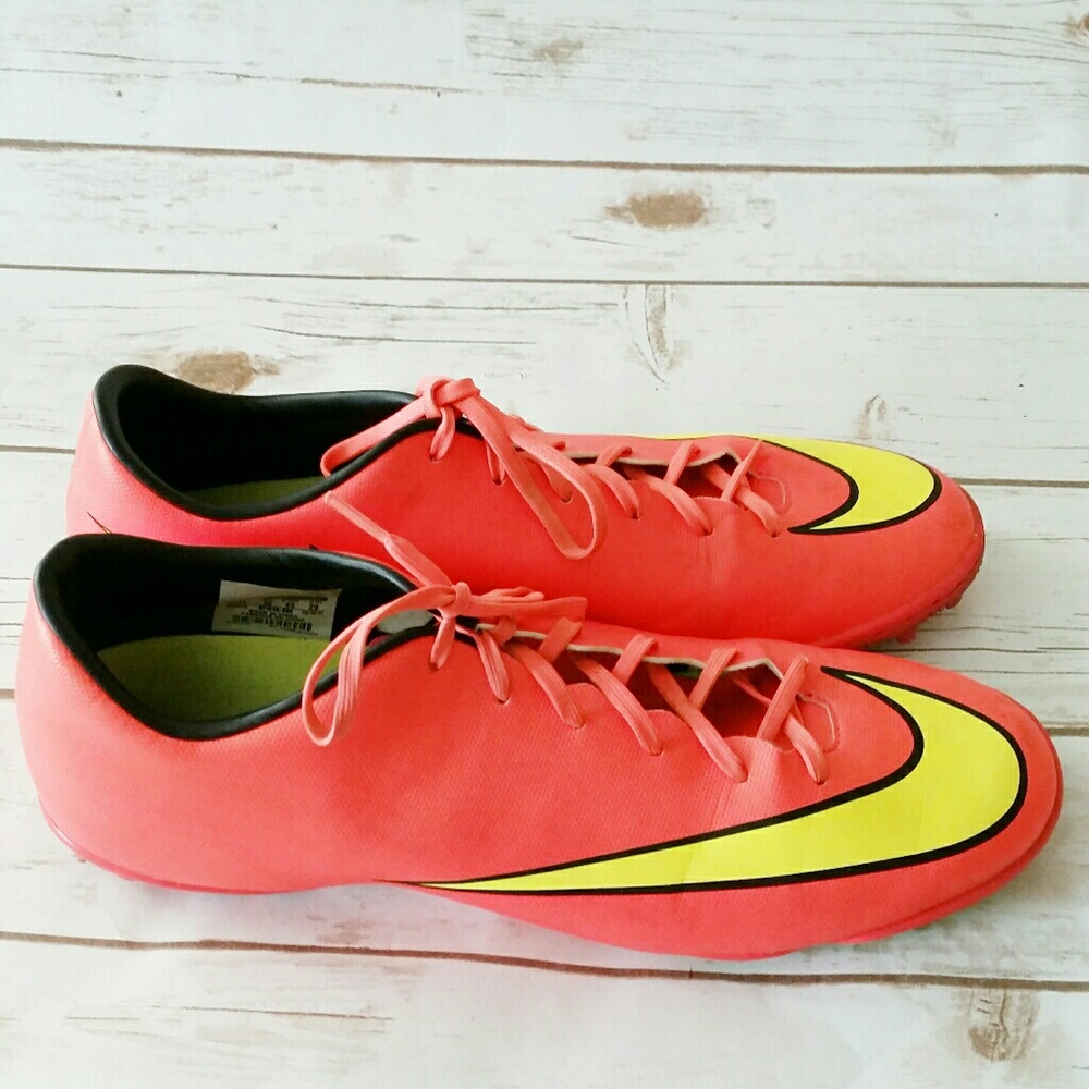 Nike Men's Mercurial Victory V CR7 Soccer